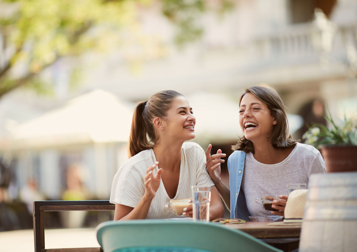 [Translate to English:] Shopping and Eating